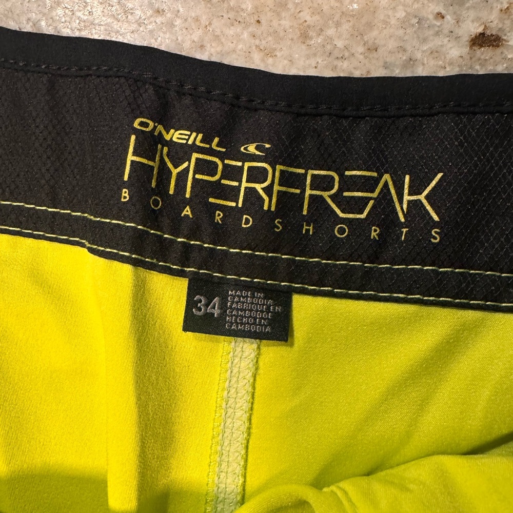 O'Neill Men's Neon Green Hyperfreak Board Shorts - Size 34 - Picture 4 of 4